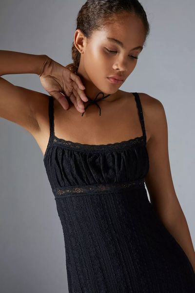 Сукня UO Nikita Lace Hanky Hem Midi Dress Black