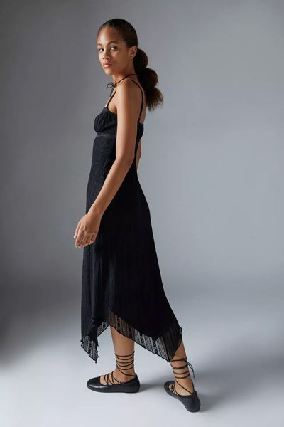 Сукня UO Nikita Lace Hanky Hem Midi Dress Black