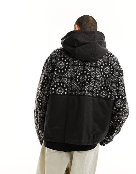 Куртка Asos Design borg jacket black paisley print