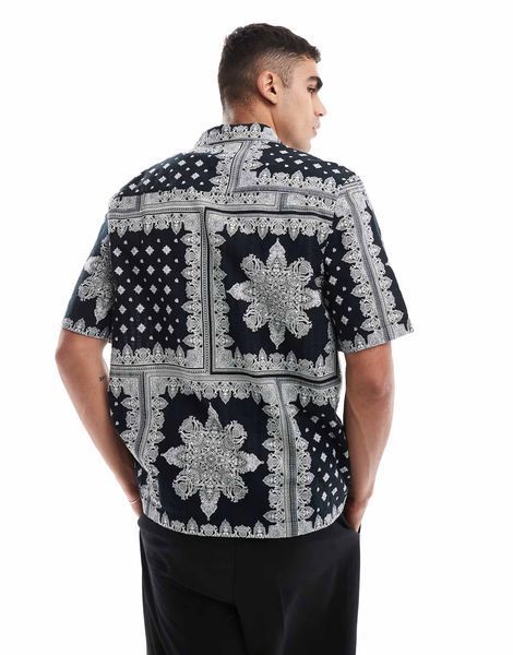 Сорочка Asos Design relaxed shirt textured bandana print black